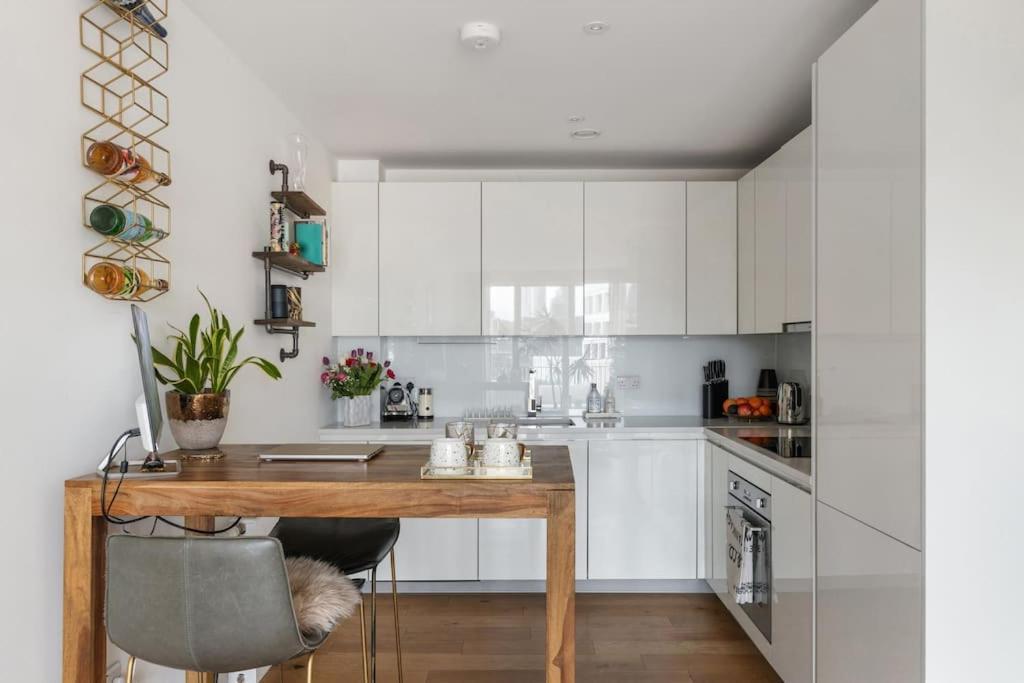 Modern New 1-Bedroom Home Stunning Views 伦敦 外观 照片